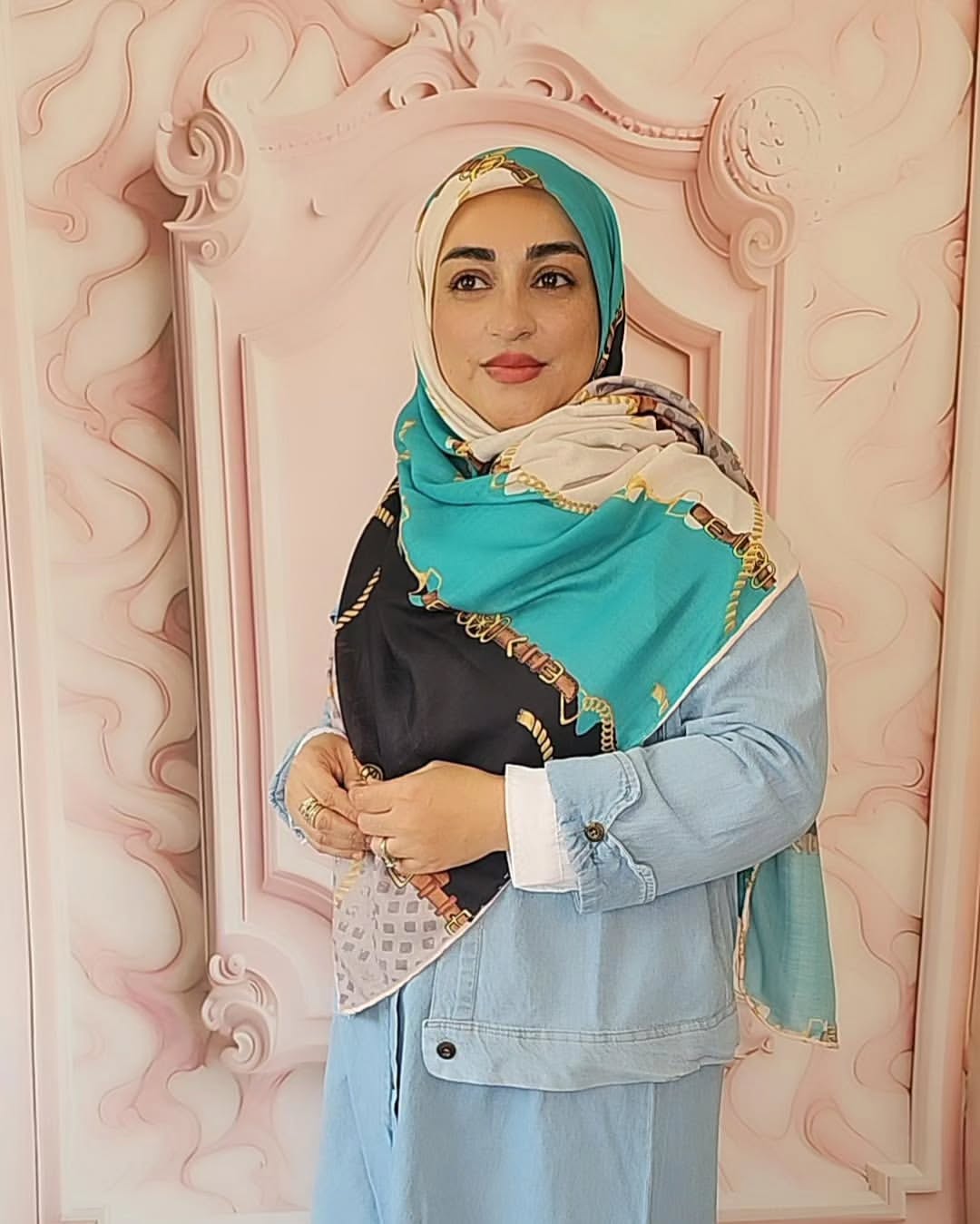 روسری نخی بهاره طرح هرمس دور دوخت قواره 135