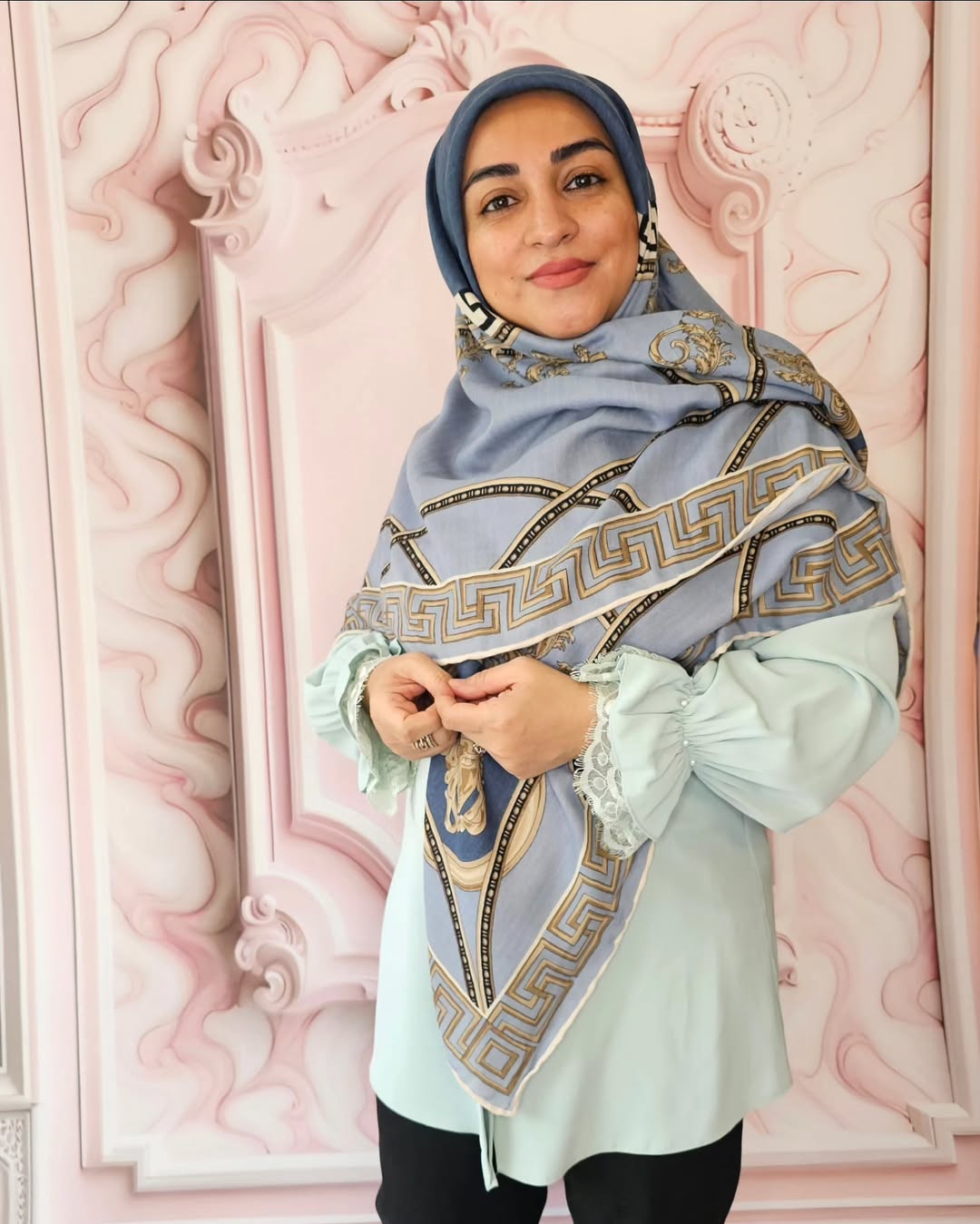 روسری کشمیر پاییزه طرح ورساچه دور دوخت قواره 140