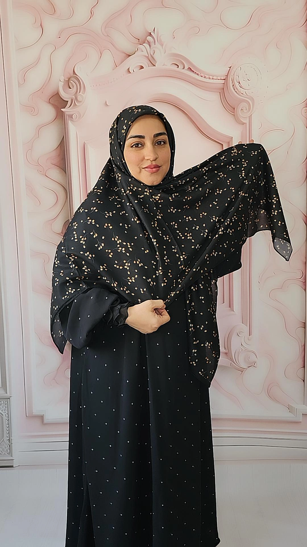 روسری نخی چاپی دور دوخت قواره 135 گلدار