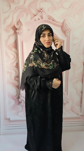 روسری نخ مودال قواره حدود ۱۳۵ دور ریش سبک خنک طرح برگ مو و پرنده